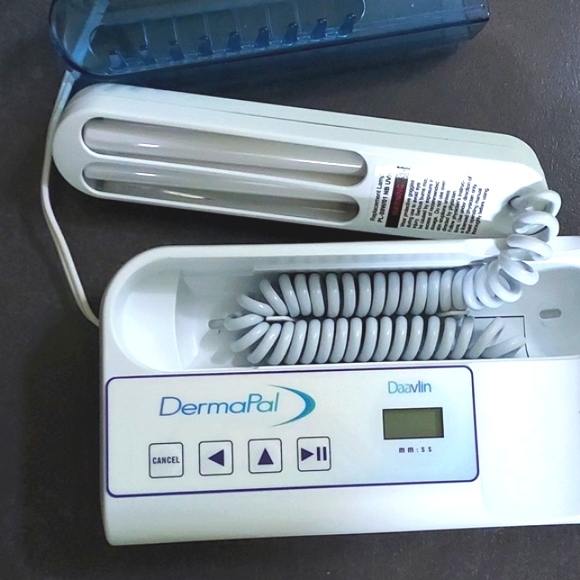 Daavlin Other - DermaPal skin light by Daavlin